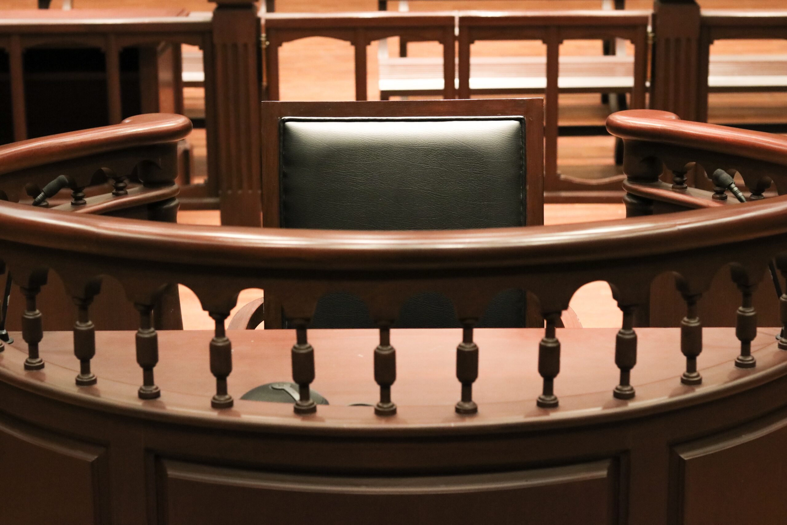 Pillars of the Courtroom: Top Qualities to Look for in an Engineering Expert Witness